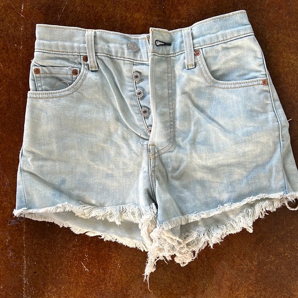 Levi’s rib cage shorts - Picture 2 of 3